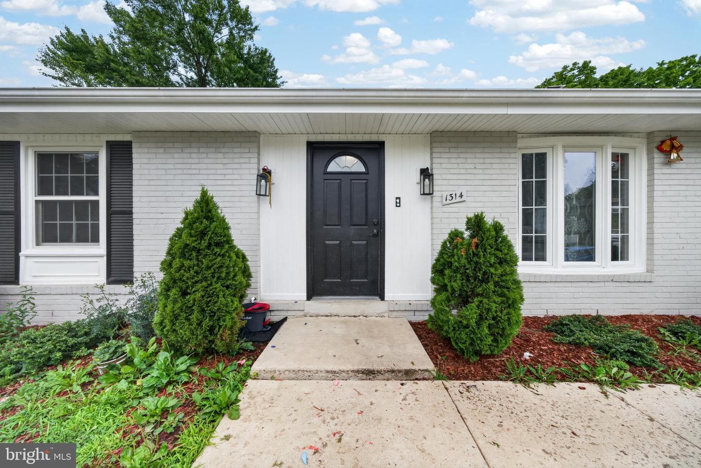 1314 E Holly Avenue photo 8