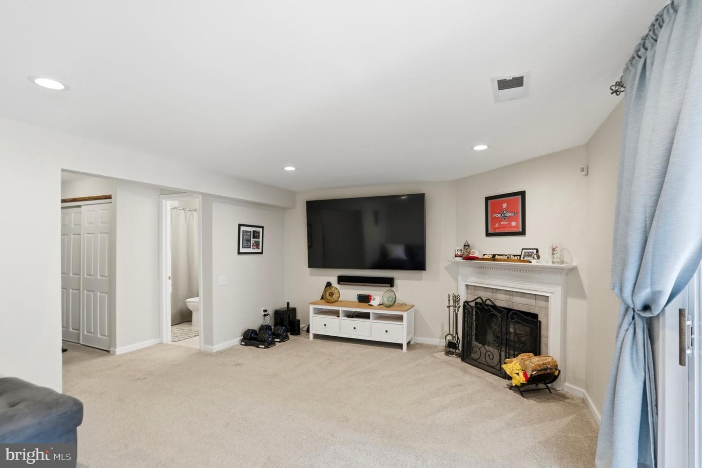 43885 Laburnum Square photo 17