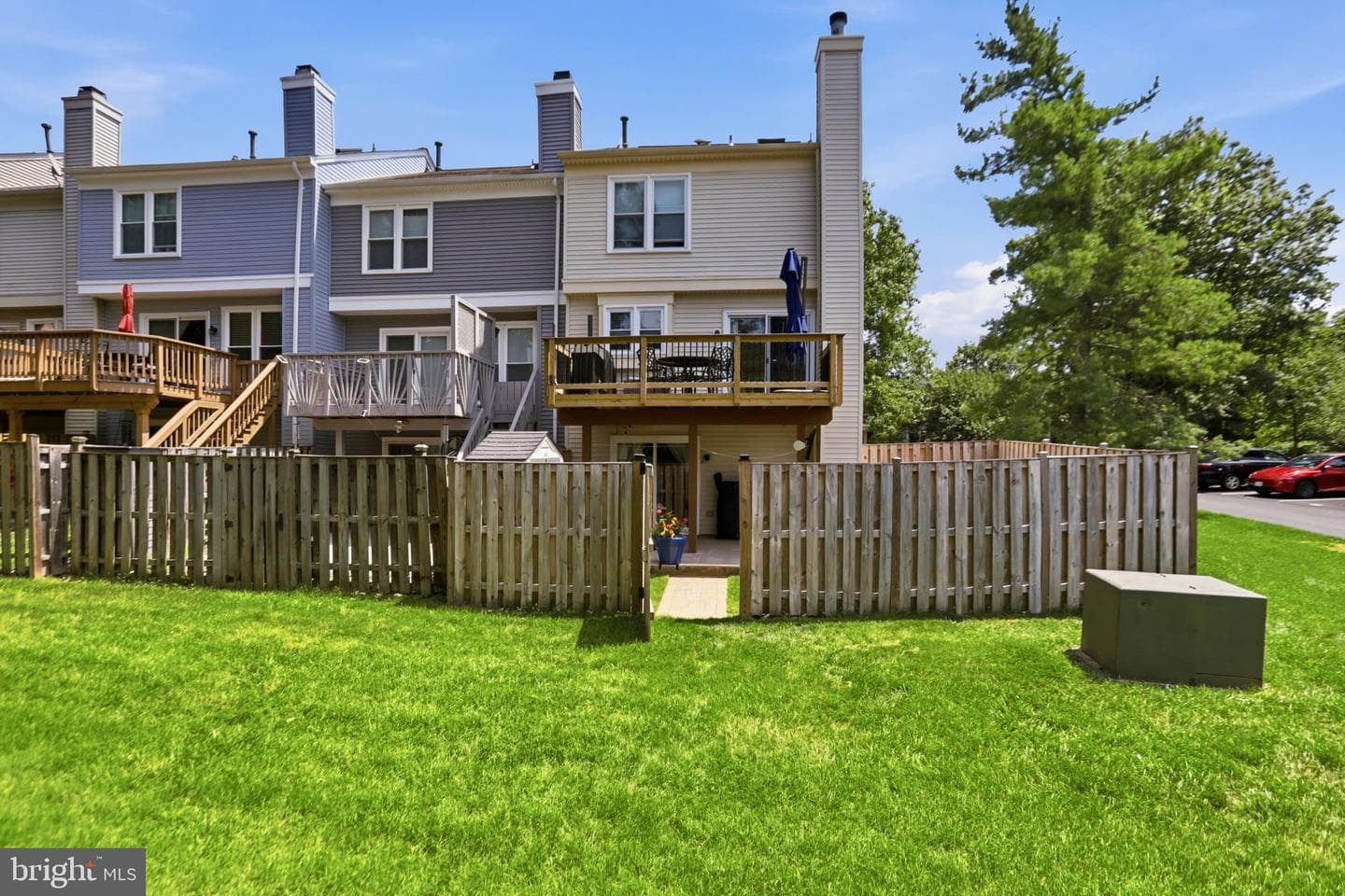 43885 Laburnum Square photo 27