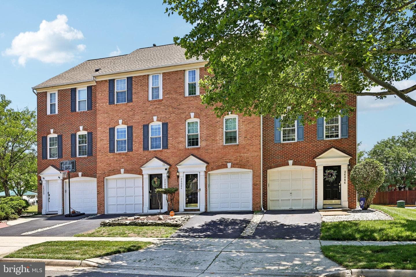 26084 Lands End Drive, Chantilly