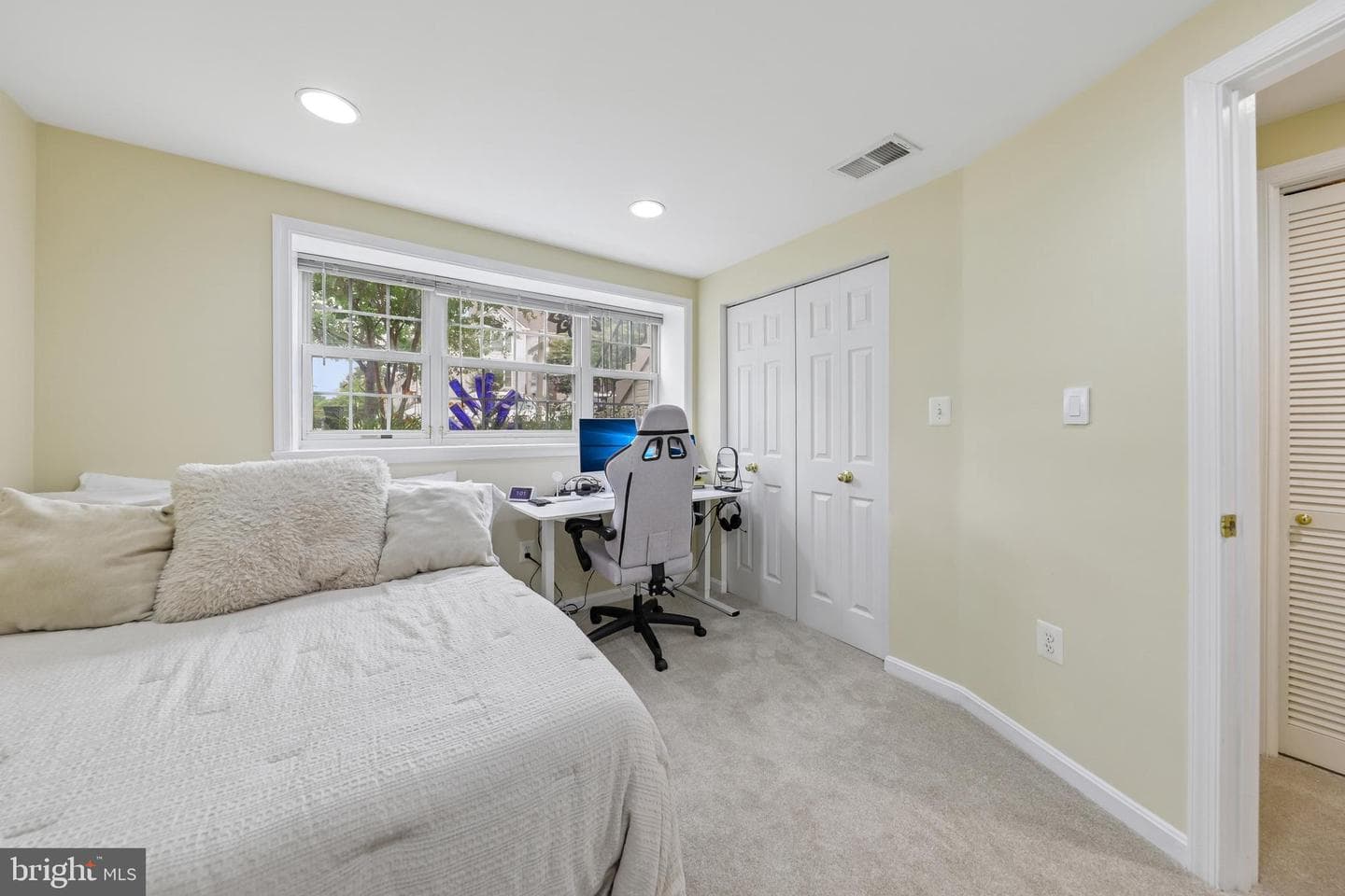 22076 Manning Square photo 37