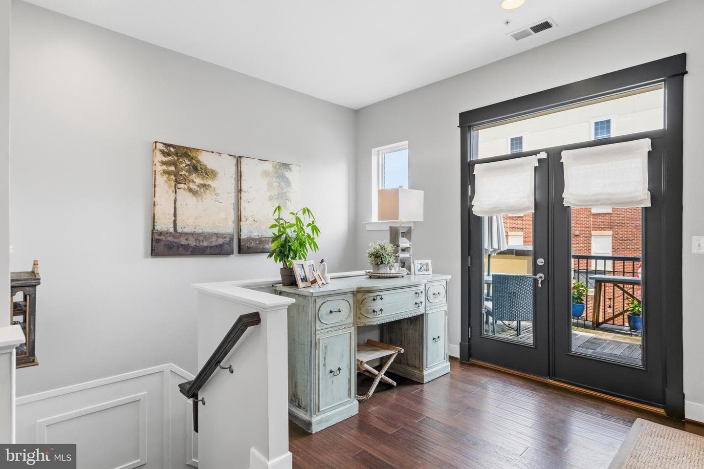208 Railbender Alley SE photo 5