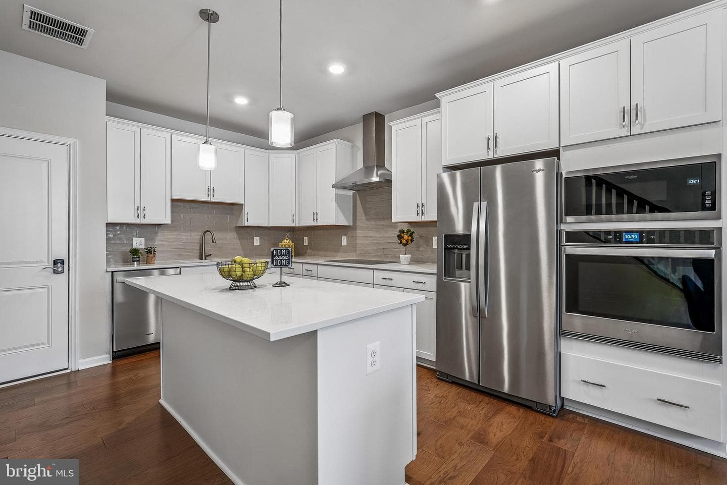 918 California Drive NE photo 6