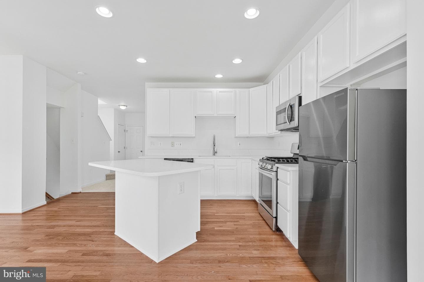 44177 Paget Terrace photo 10