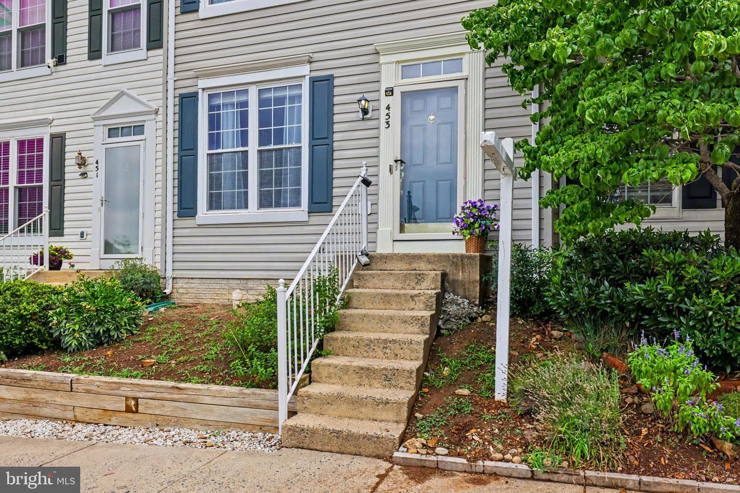 453 Pearlbush Square NE photo 6
