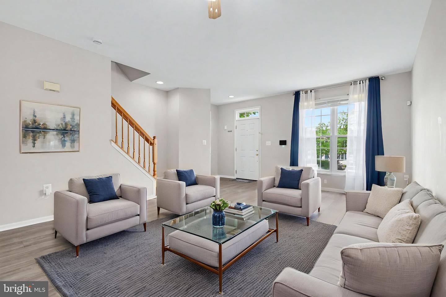 453 Pearlbush Square NE photo 8