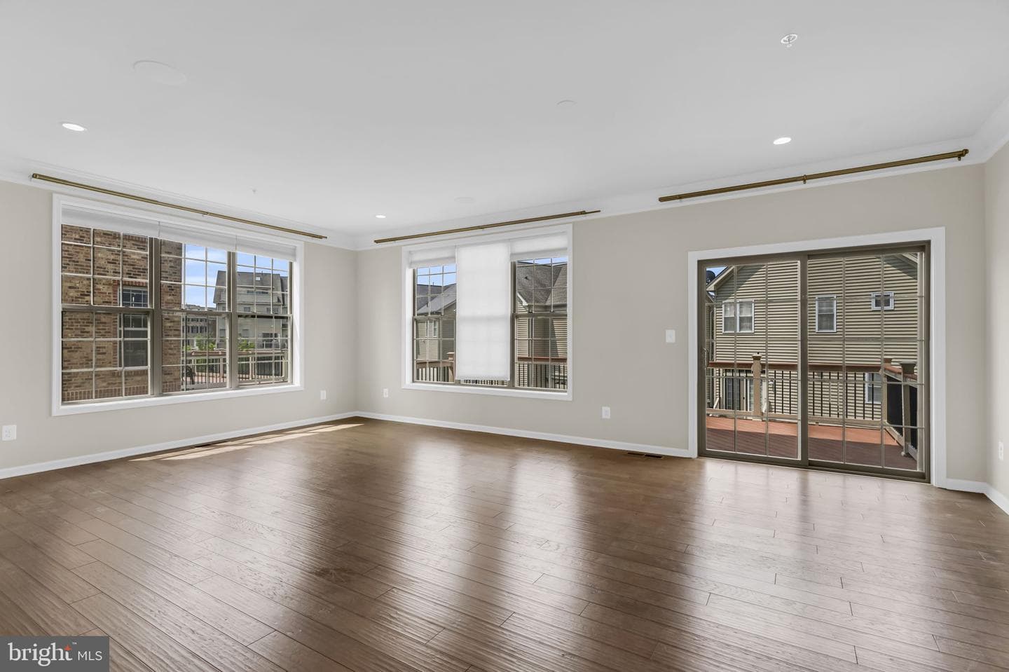 22515 Naugatuck Square photo 13