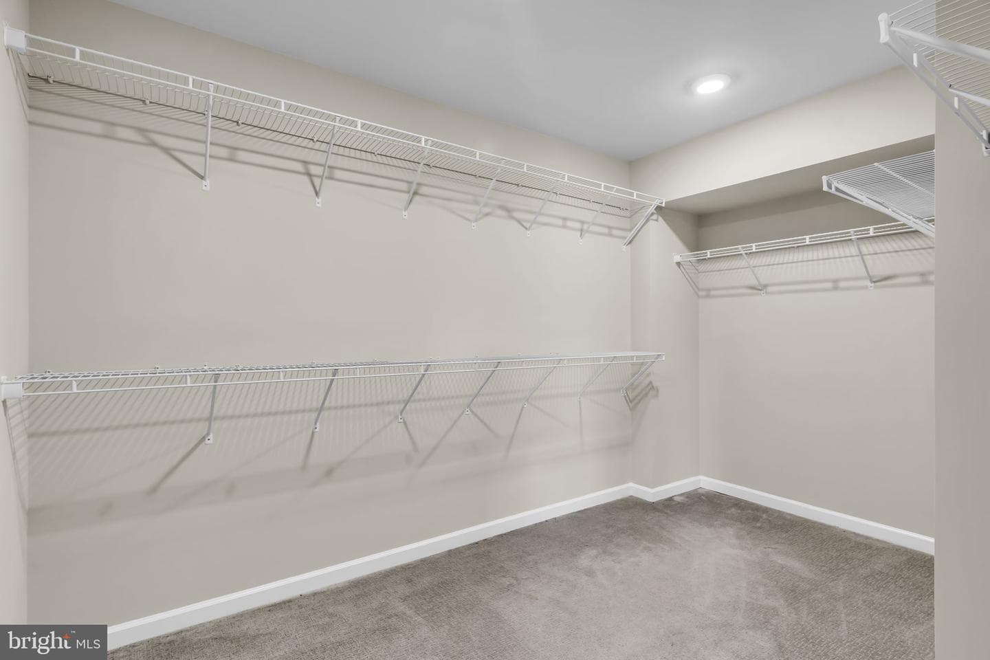 22515 Naugatuck Square photo 22