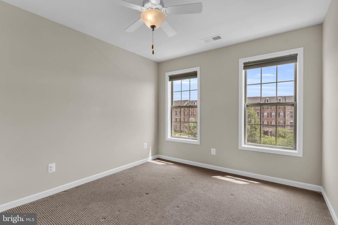 22515 Naugatuck Square photo 26