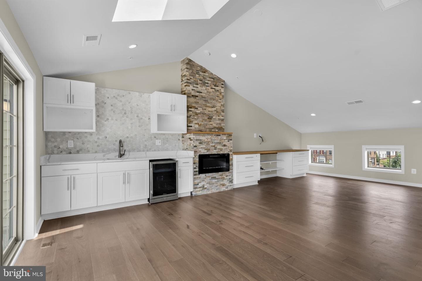 22515 Naugatuck Square photo 29