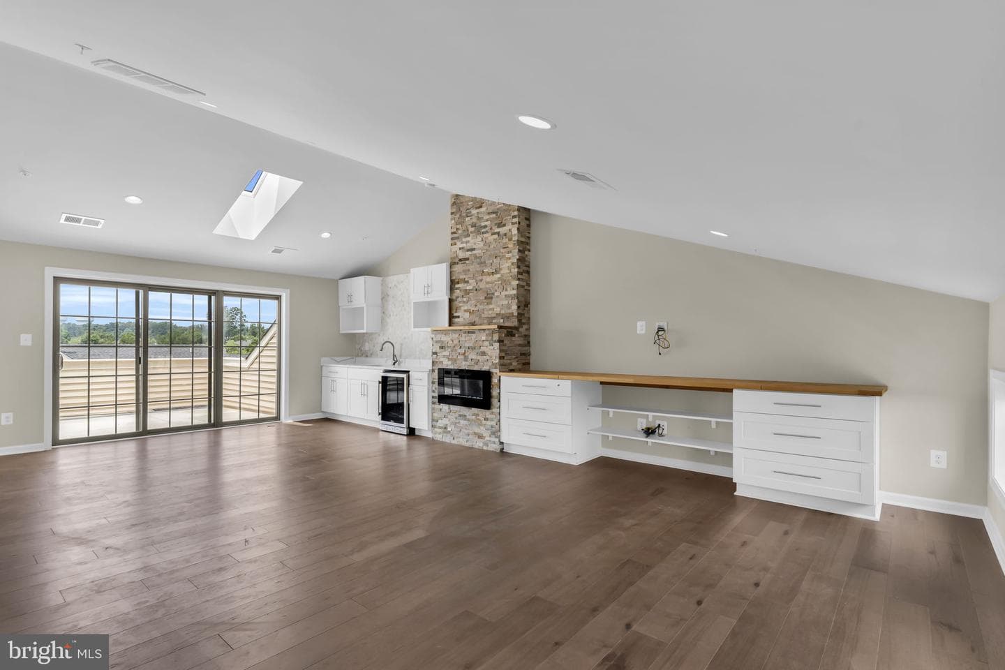 22515 Naugatuck Square photo 30