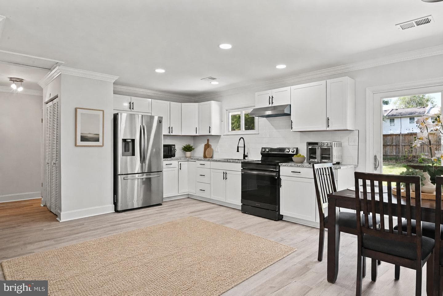 501 E Poplar Road E photo 10
