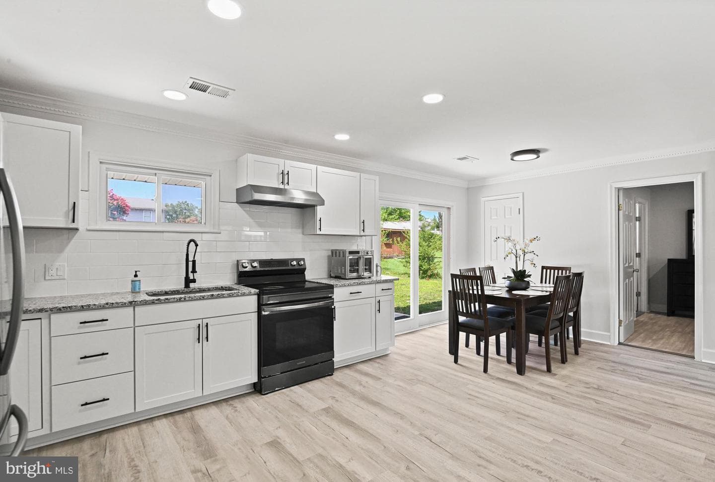 501 E Poplar Road E photo 14
