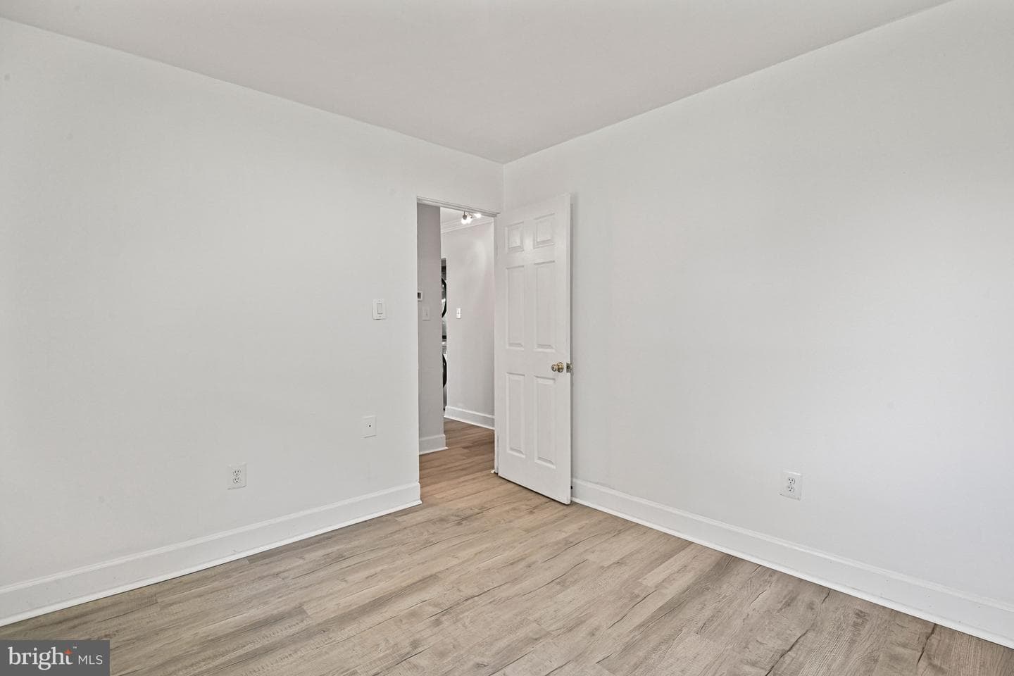 501 E Poplar Road E photo 24