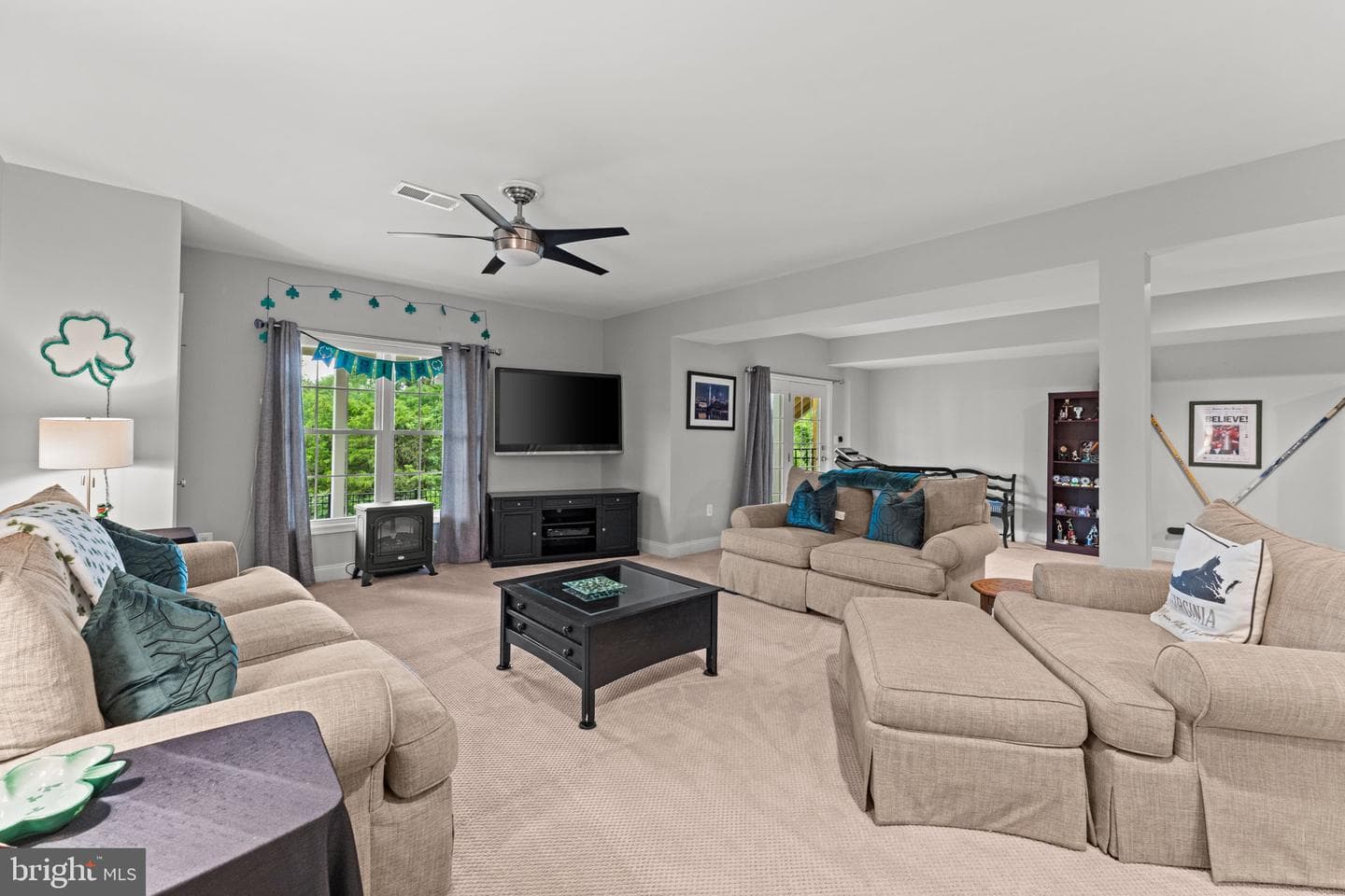 22970 Weybridge Square photo 93