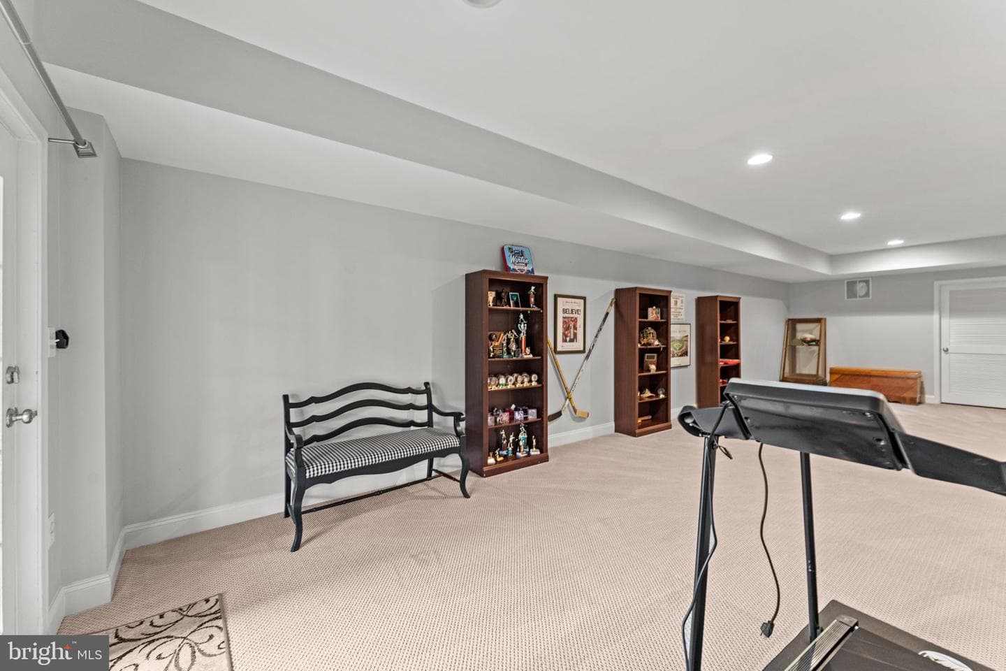 22970 Weybridge Square photo 98