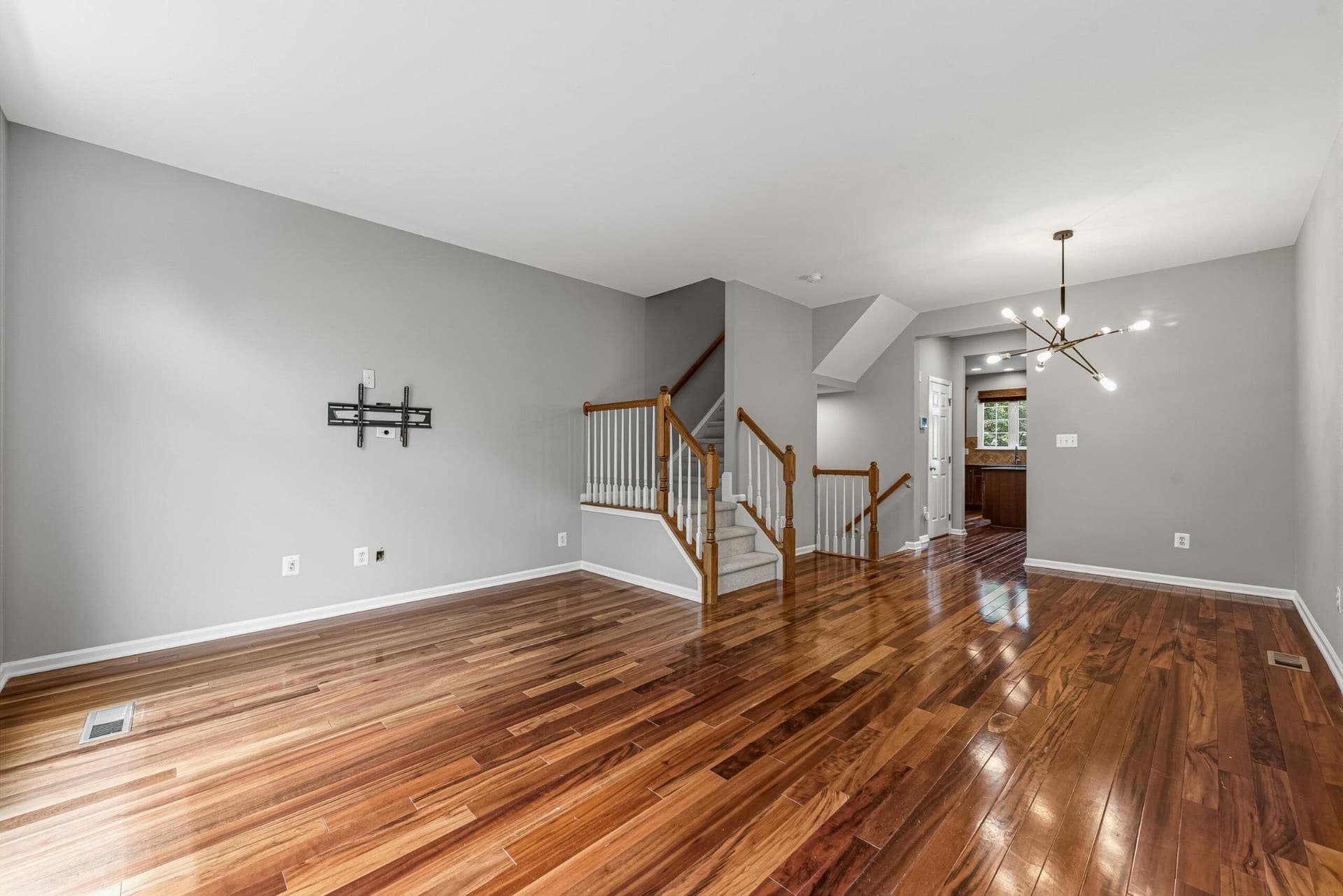 25033 Justice Drive photo 9
