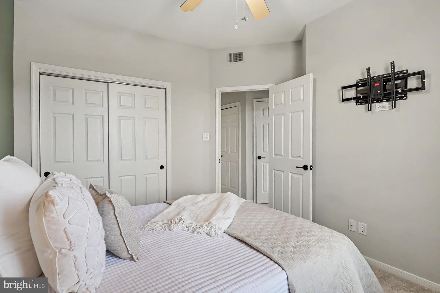 676 Gateway Drive SE #812 photo 10
