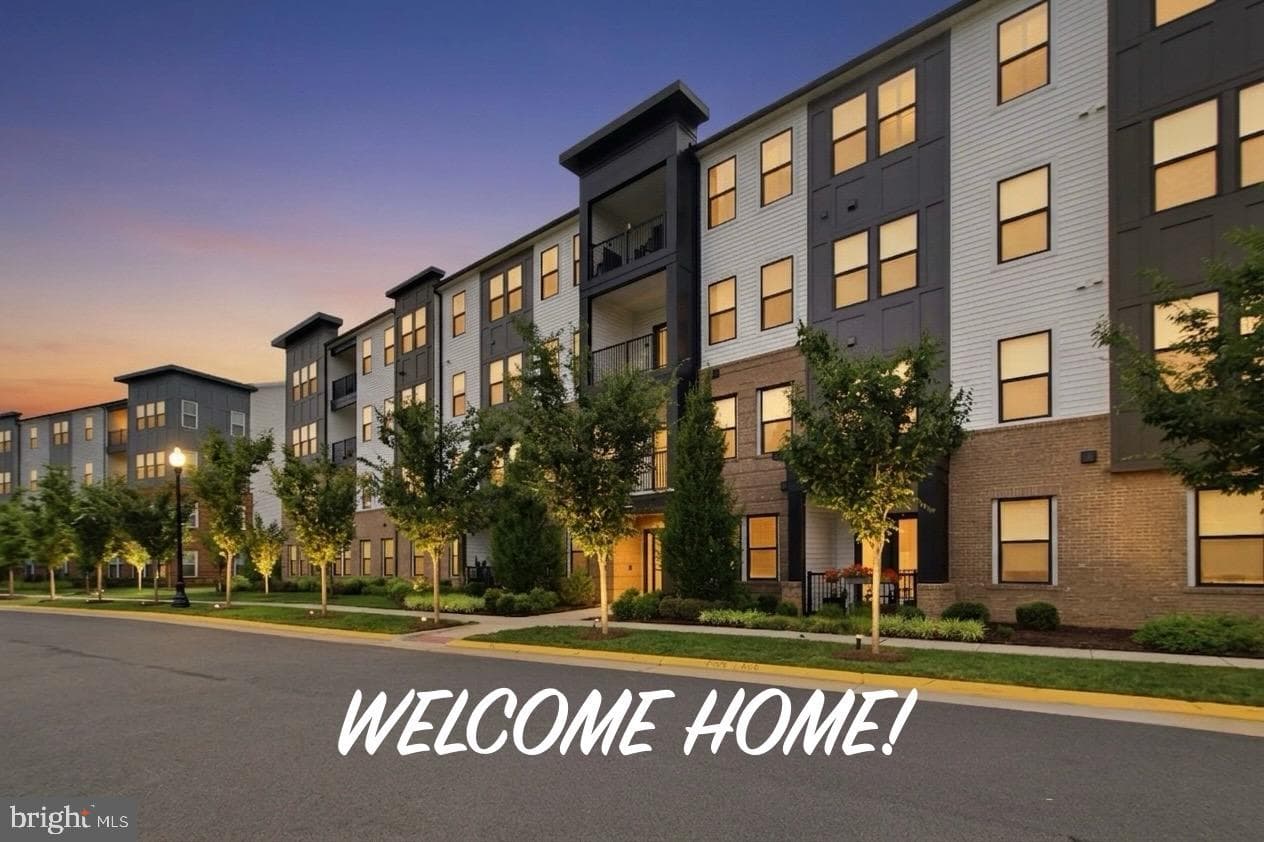 23639 Golden Embers Square #302, Ashburn