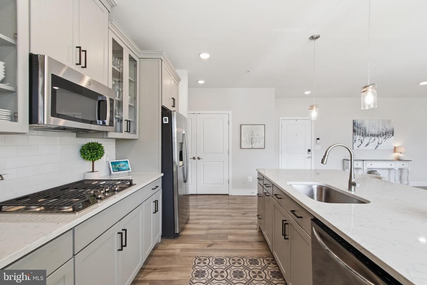 23639 Golden Embers Square #302 photo 9