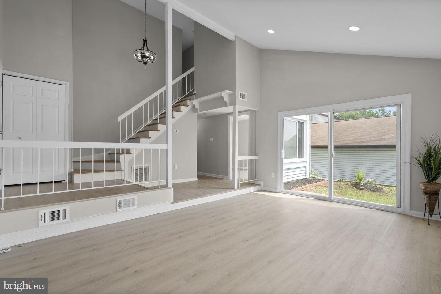 13 Wrightwood Place photo 9