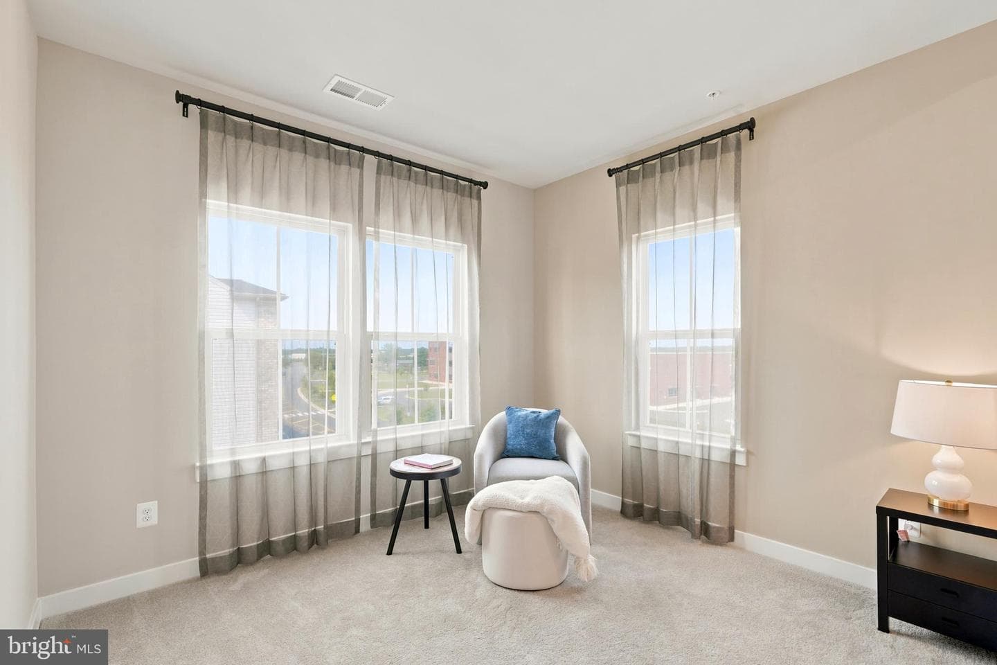 24274 Thurso Square photo 43