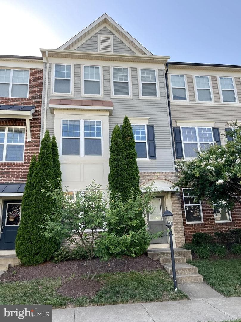 44035 Peirosa Terrace, Chantilly