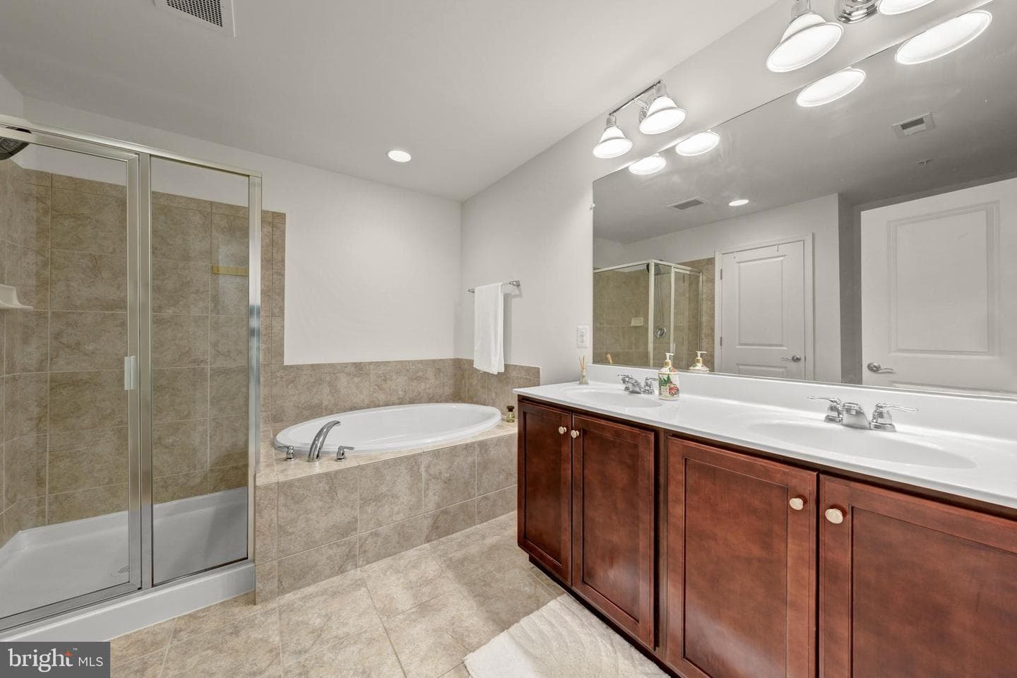 44100 Vaira Terrace photo 23