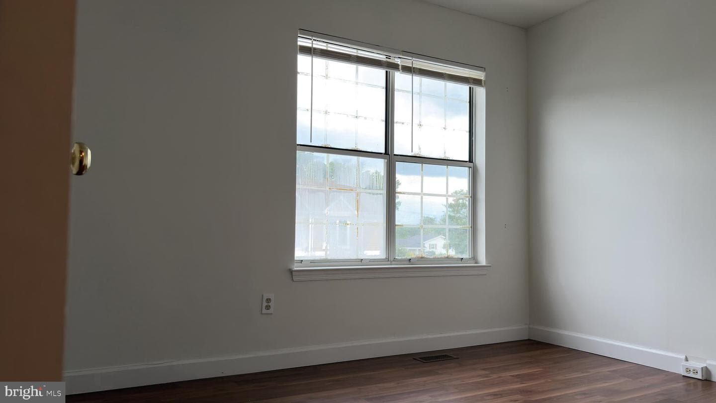 83 Sudbury Square photo 12
