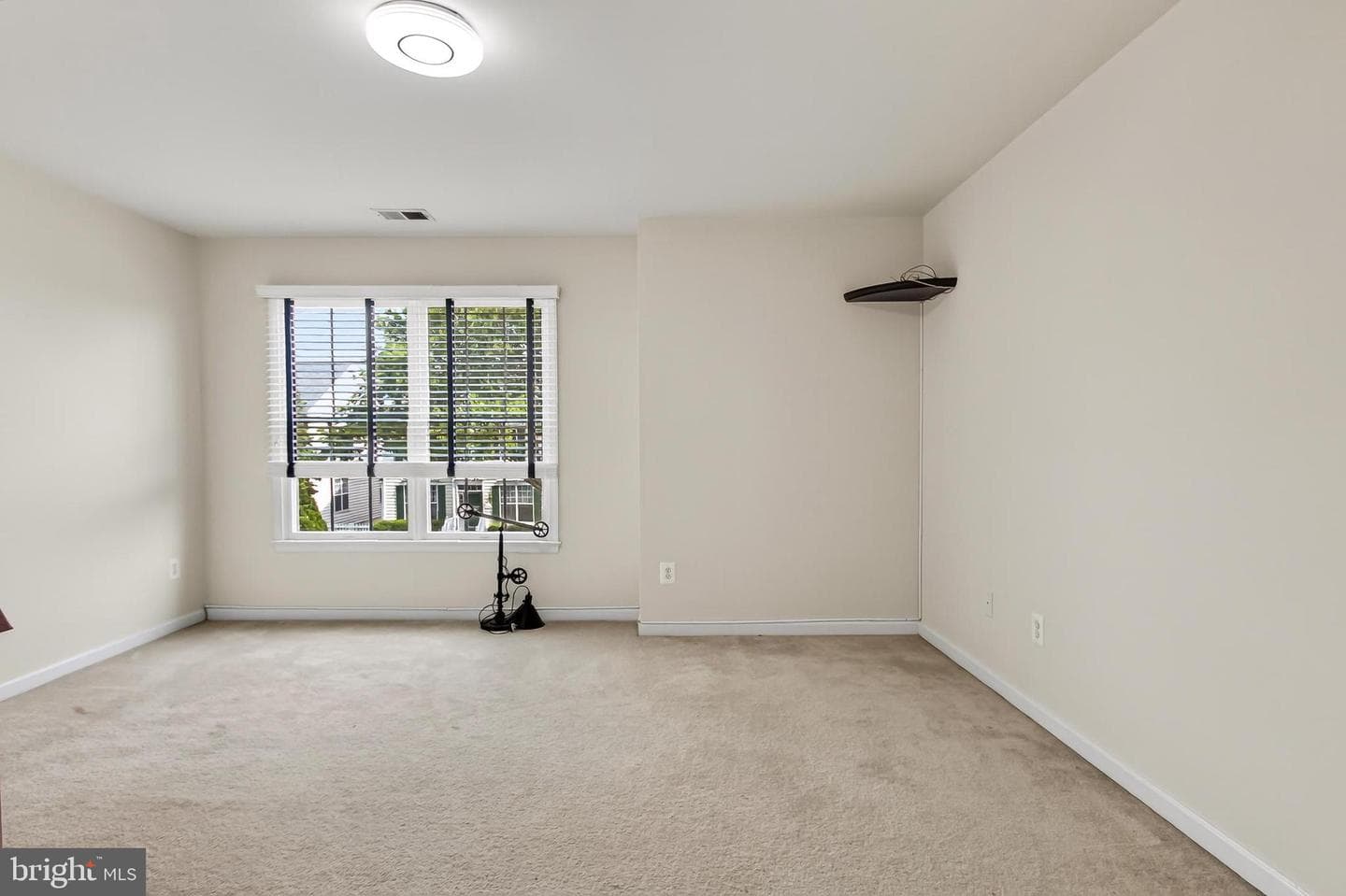 42655 Harris Street photo 36
