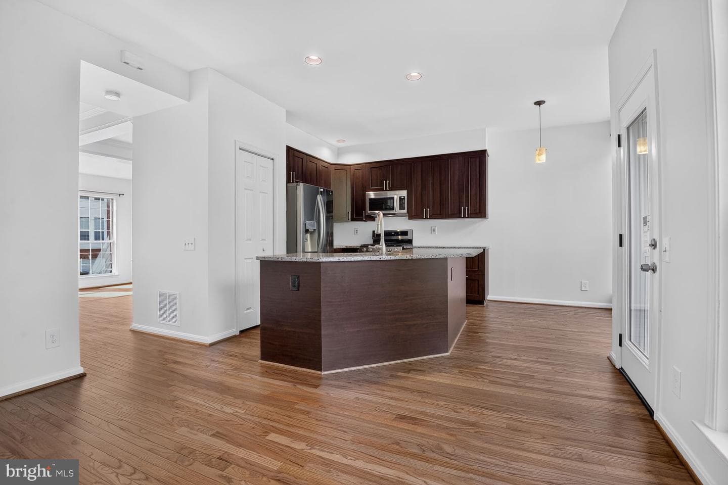 47720 Sandbank Square photo 9