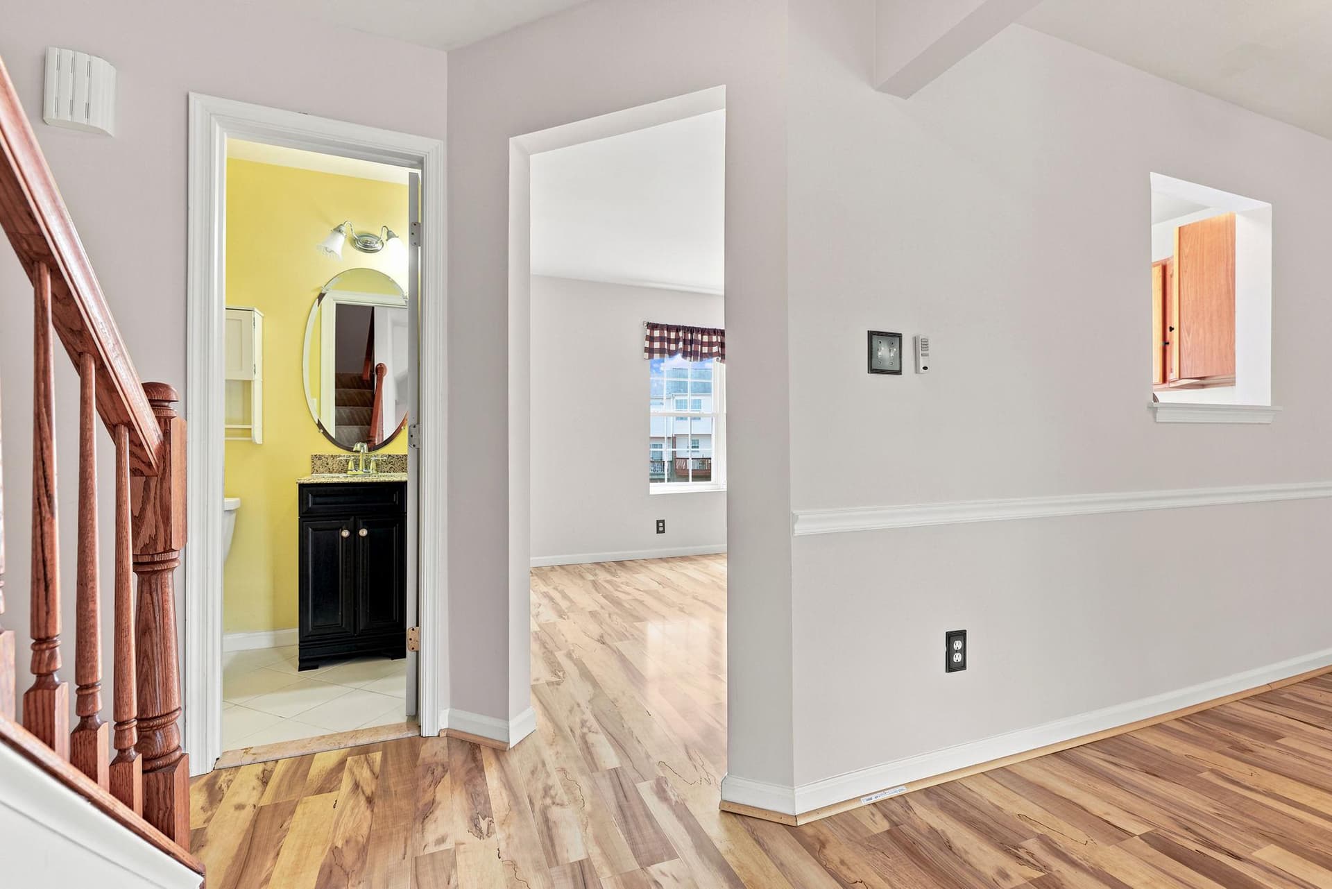 806 E Vanderbilt Terrace SE photo 8