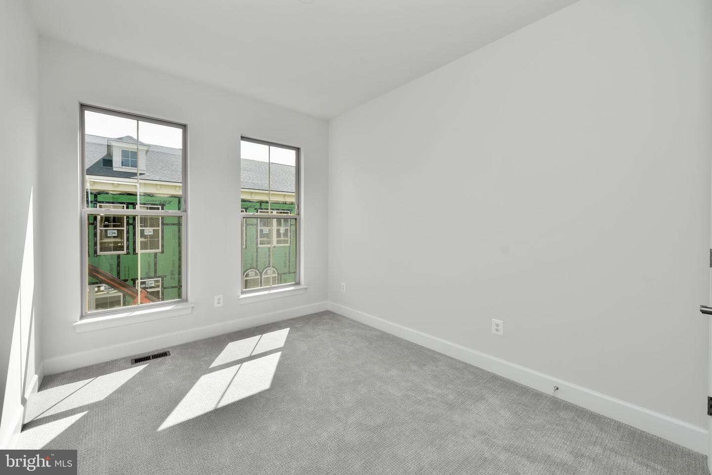 20686 Glenmont Terrace photo 18