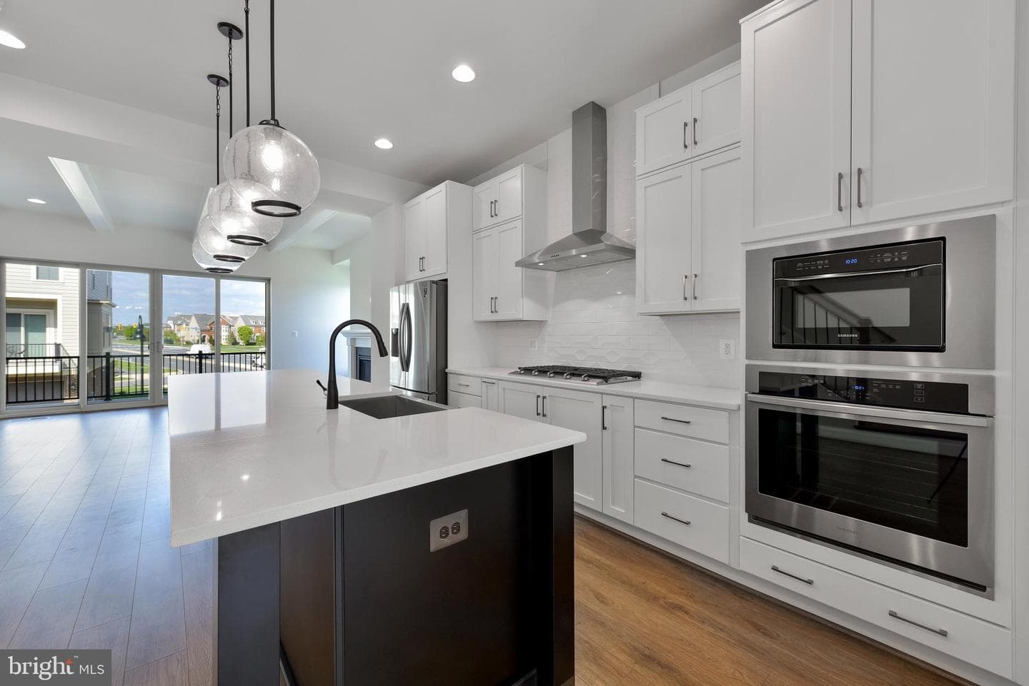 20686 Glenmont Terrace photo 4