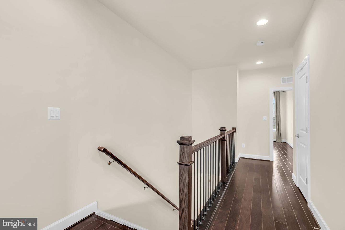 42322 Sillas Square photo 26