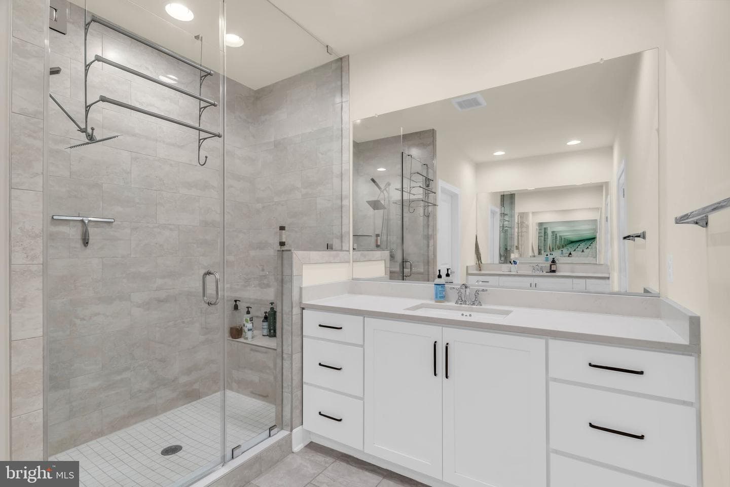 42322 Sillas Square photo 30
