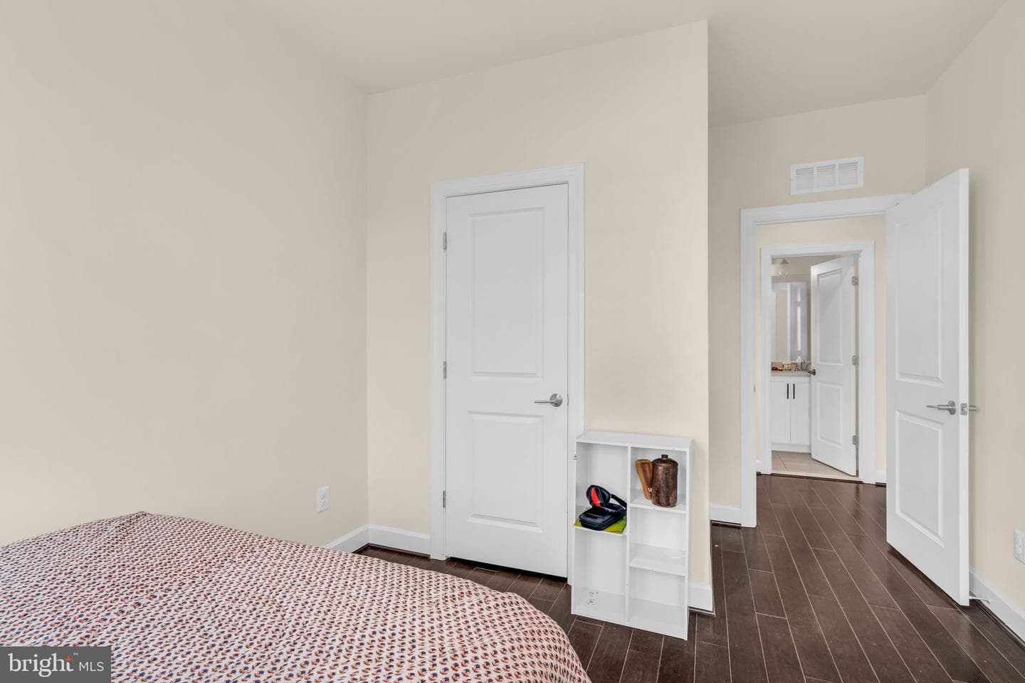 42322 Sillas Square photo 37