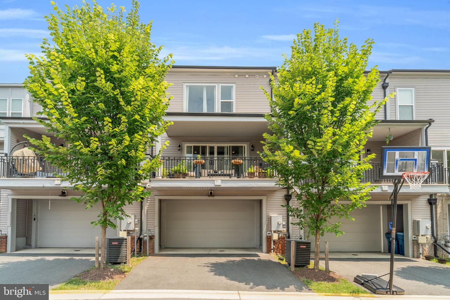 42322 Sillas Square photo 39