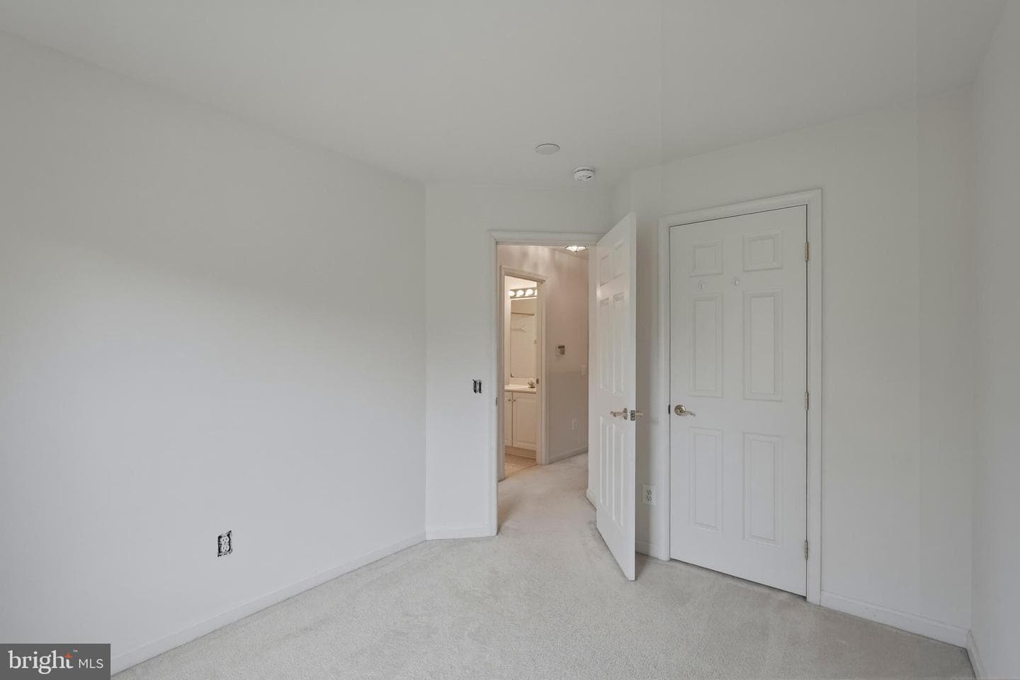 43042 Sherbrooke Terrace photo 19