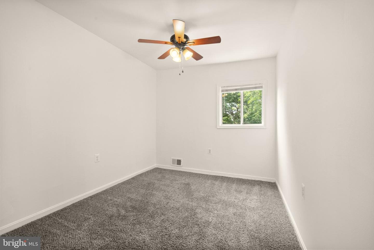 109 Mayfair Drive NE photo 22