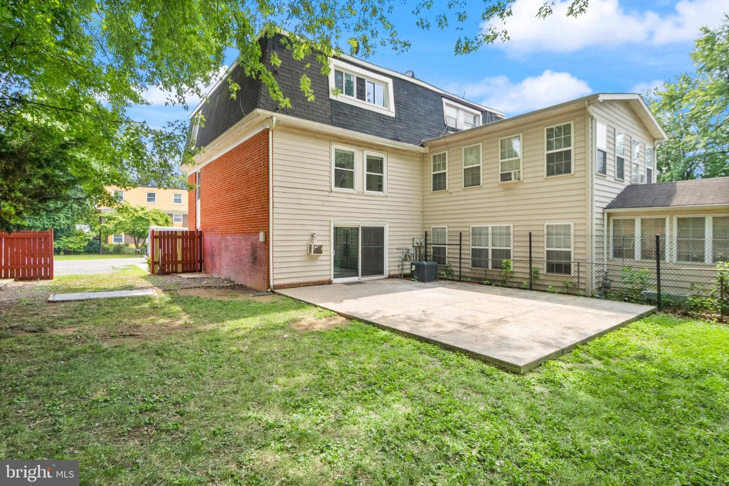 109 Mayfair Drive NE photo 32