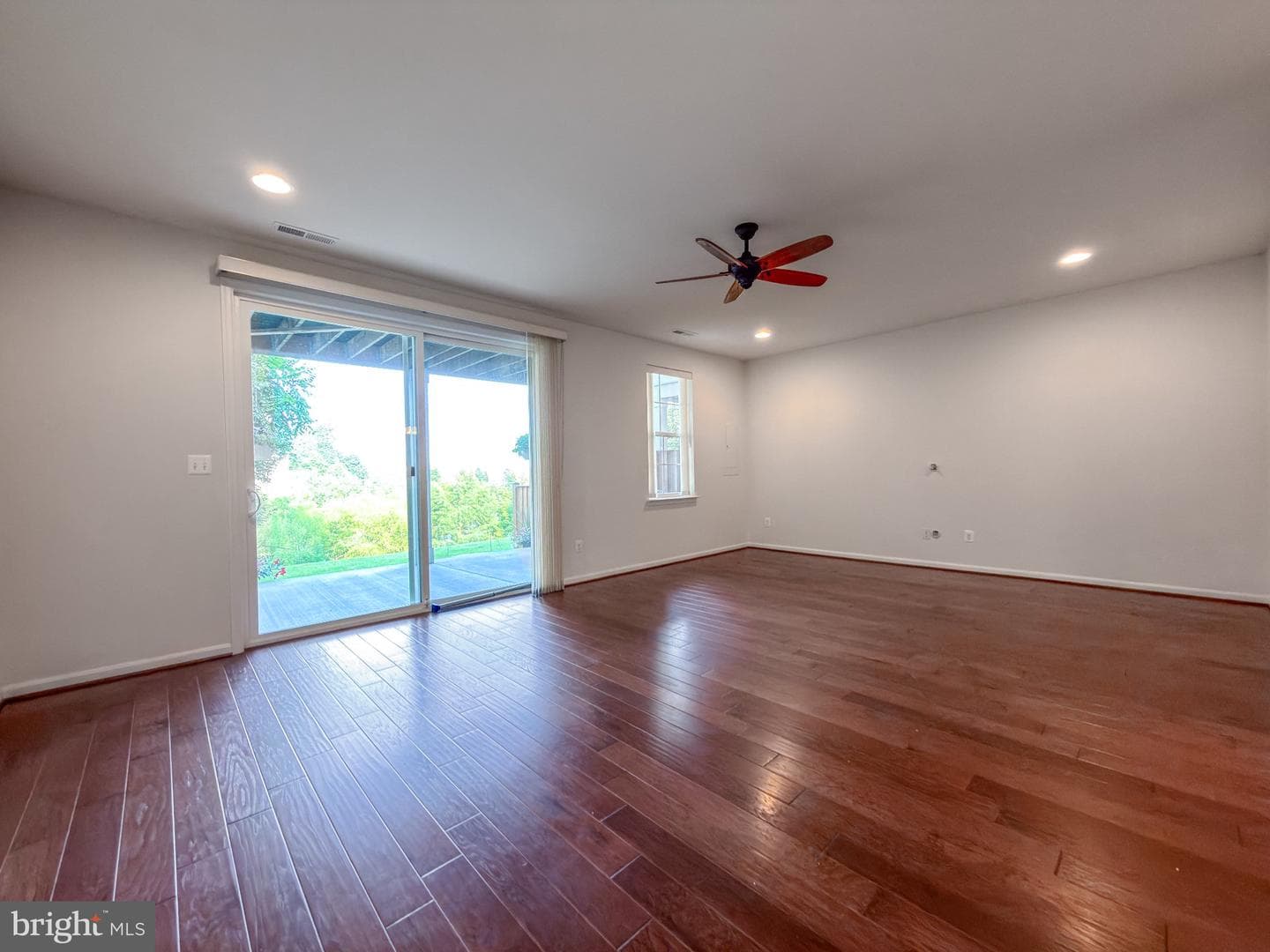23448 Epperson Square photo 14