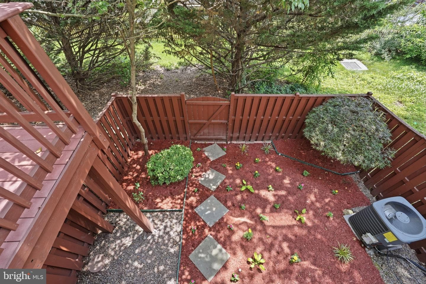43451 Laidlow Street photo 36