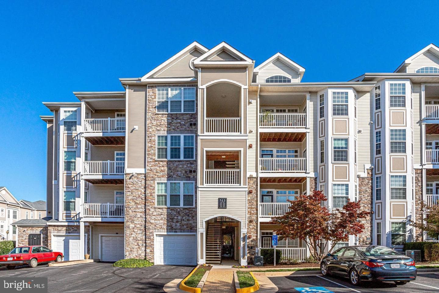 512 Sunset View Terrace SE #201, Leesburg