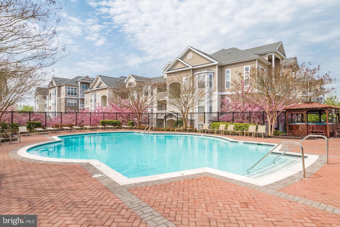 512 Sunset View Terrace SE #201, Leesburg