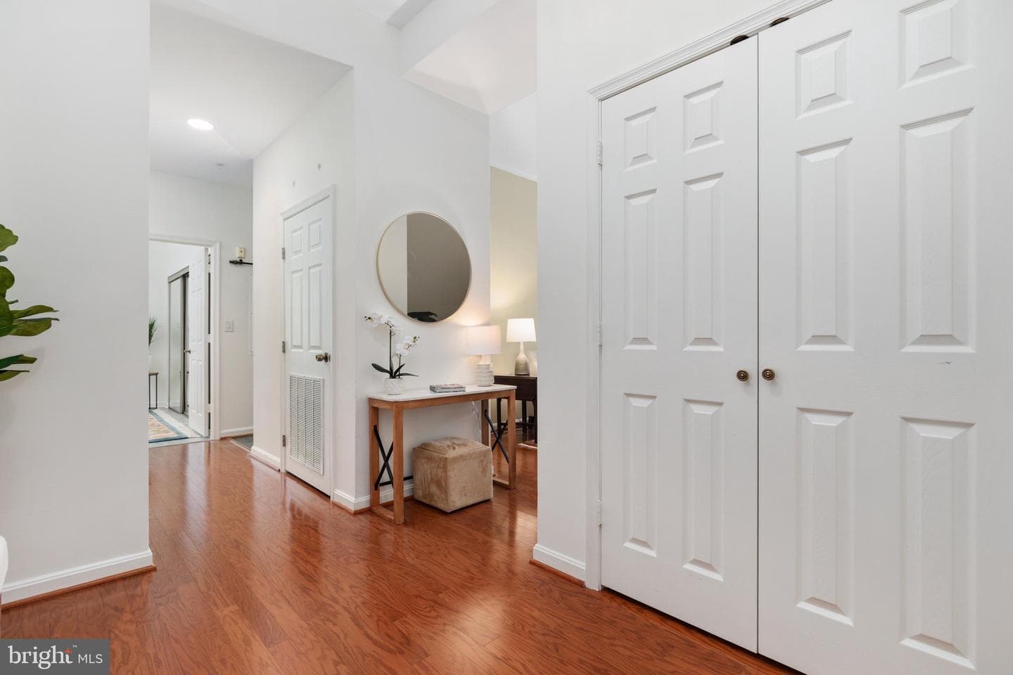 19370 Magnolia Grove Square #l04, Leesburg