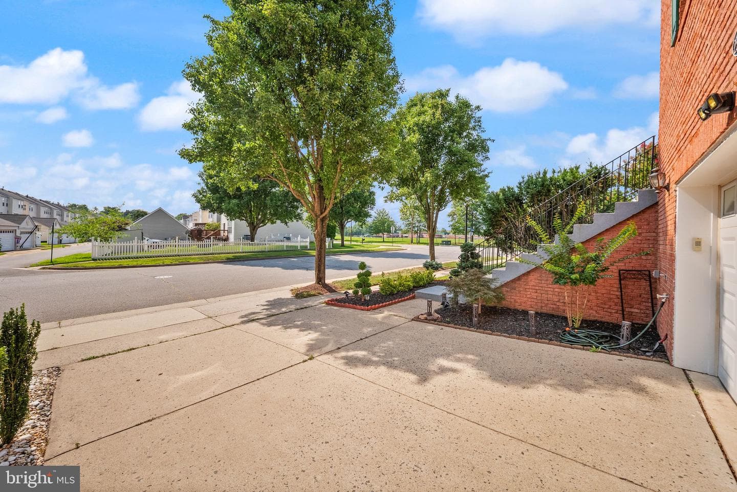 25488 Crossfield Drive photo 5