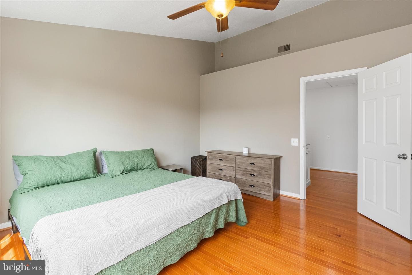 528 Jared Square NE photo 27
