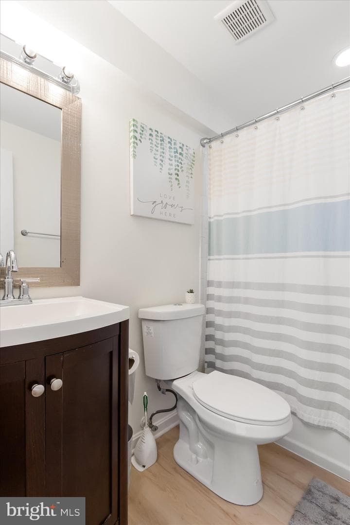 528 Jared Square NE photo 40