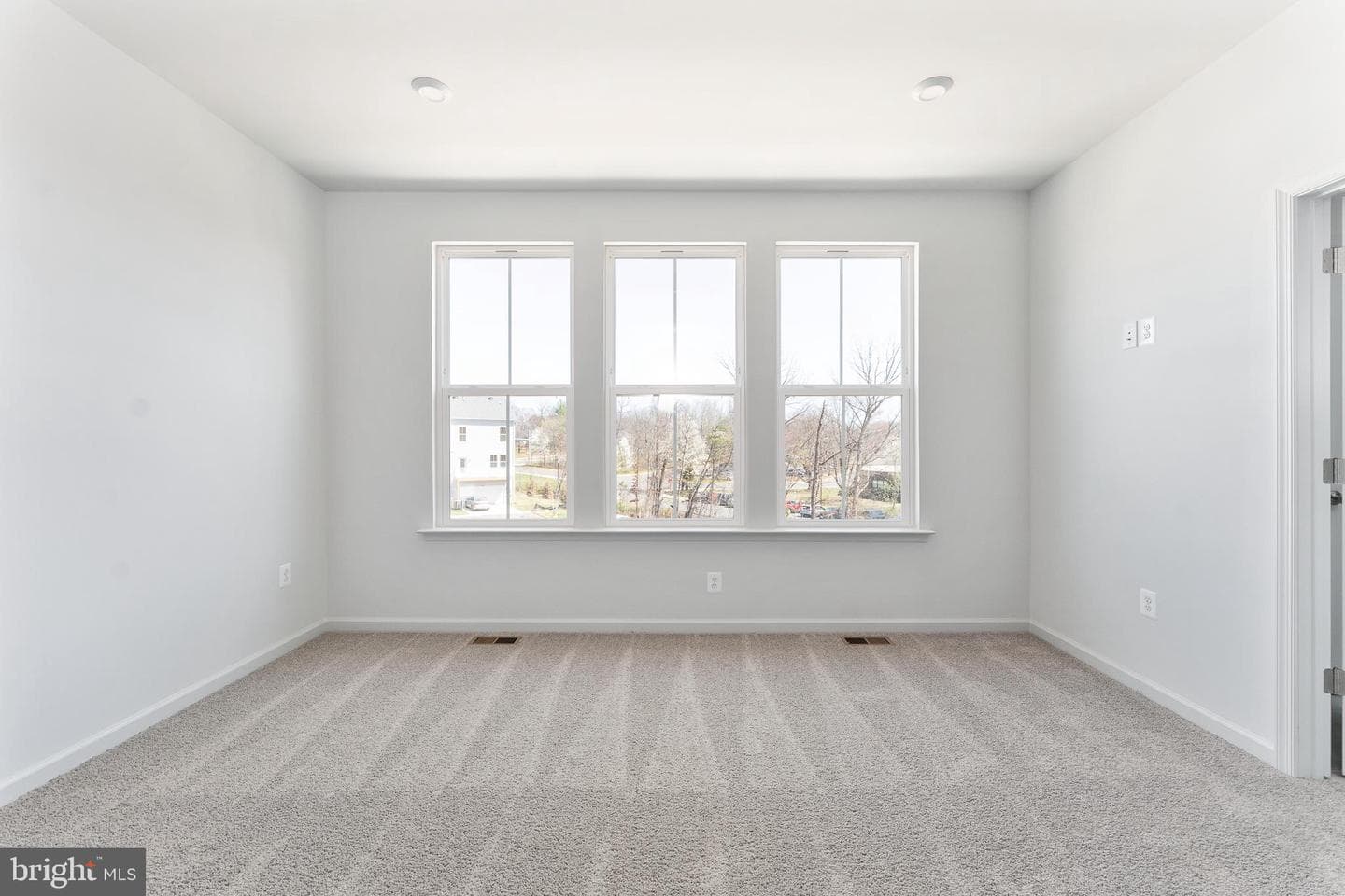 10161 Queens Way photo 32